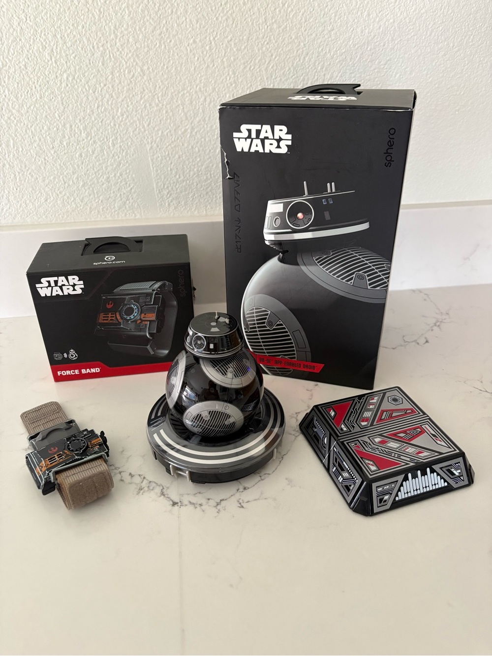 Like New! Star Wars BB – 9E App Enabled Droid with Force Band!